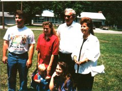 Darlene (Smith) & Earnie Grave & family.jpg